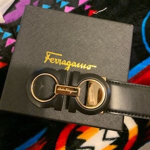 Salvatore ferragamo belt size 42